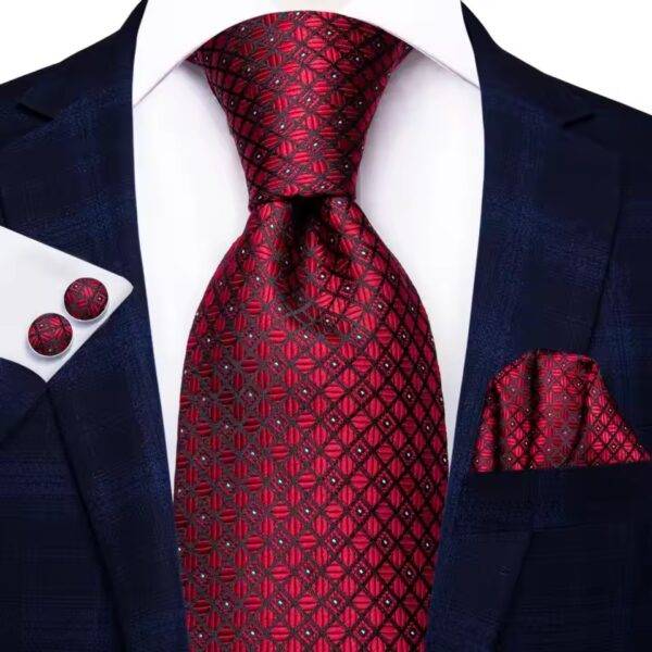 Corbata Con Pañuelo y Gemelos Bordo Con Rombo