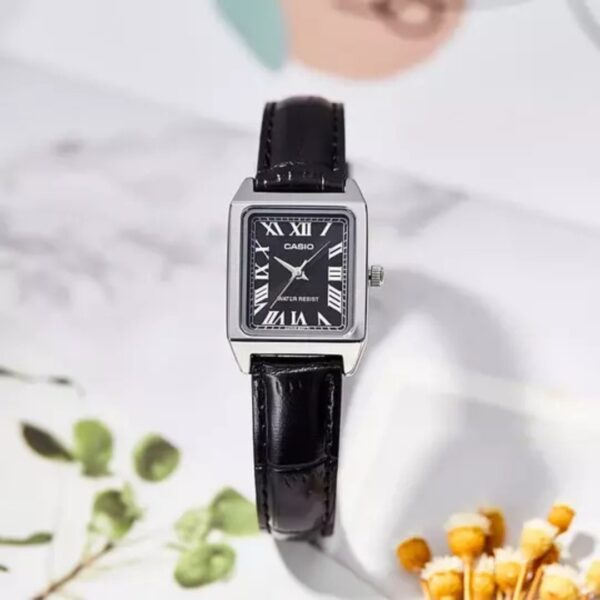 Reloj Casio Dama Con Fondo Negro - Imagen 3
