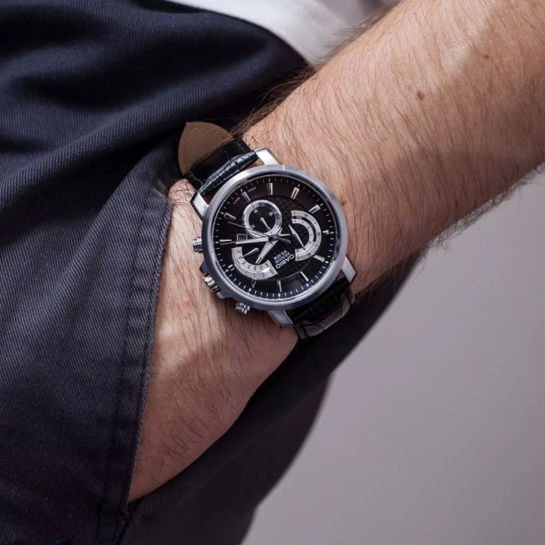 Reloj Casio Caballero Con Fondo Negro 44mm - Imagen 2